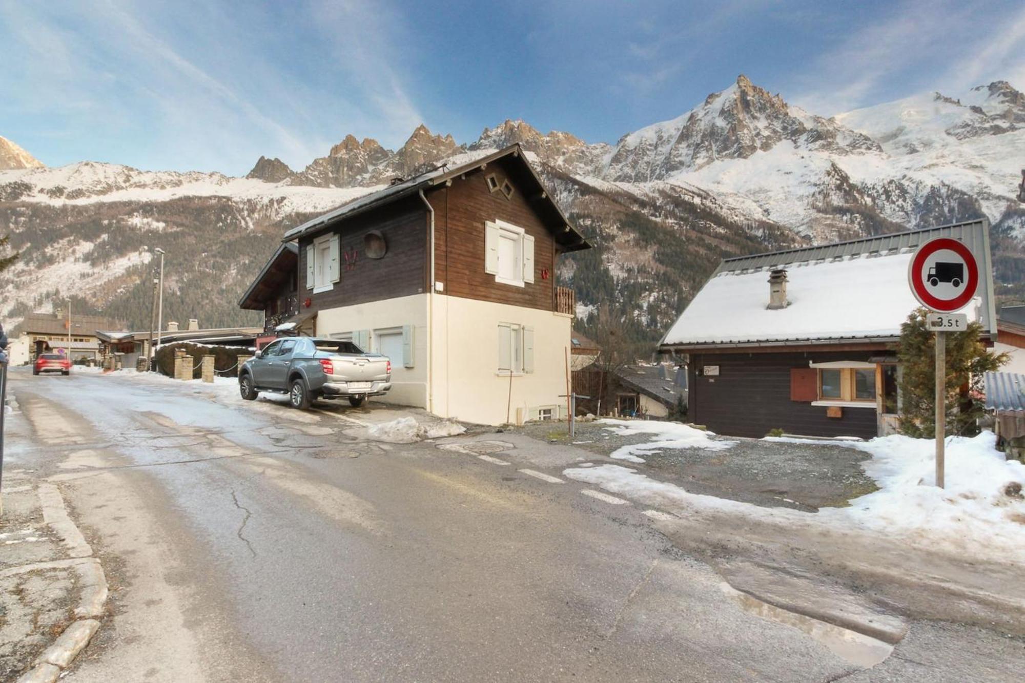 Les Alpins - Centre De Chamonix - Renove Avec Jardin Et Vue Imprenable Sur Le Montblanc Apartman Kültér fotó