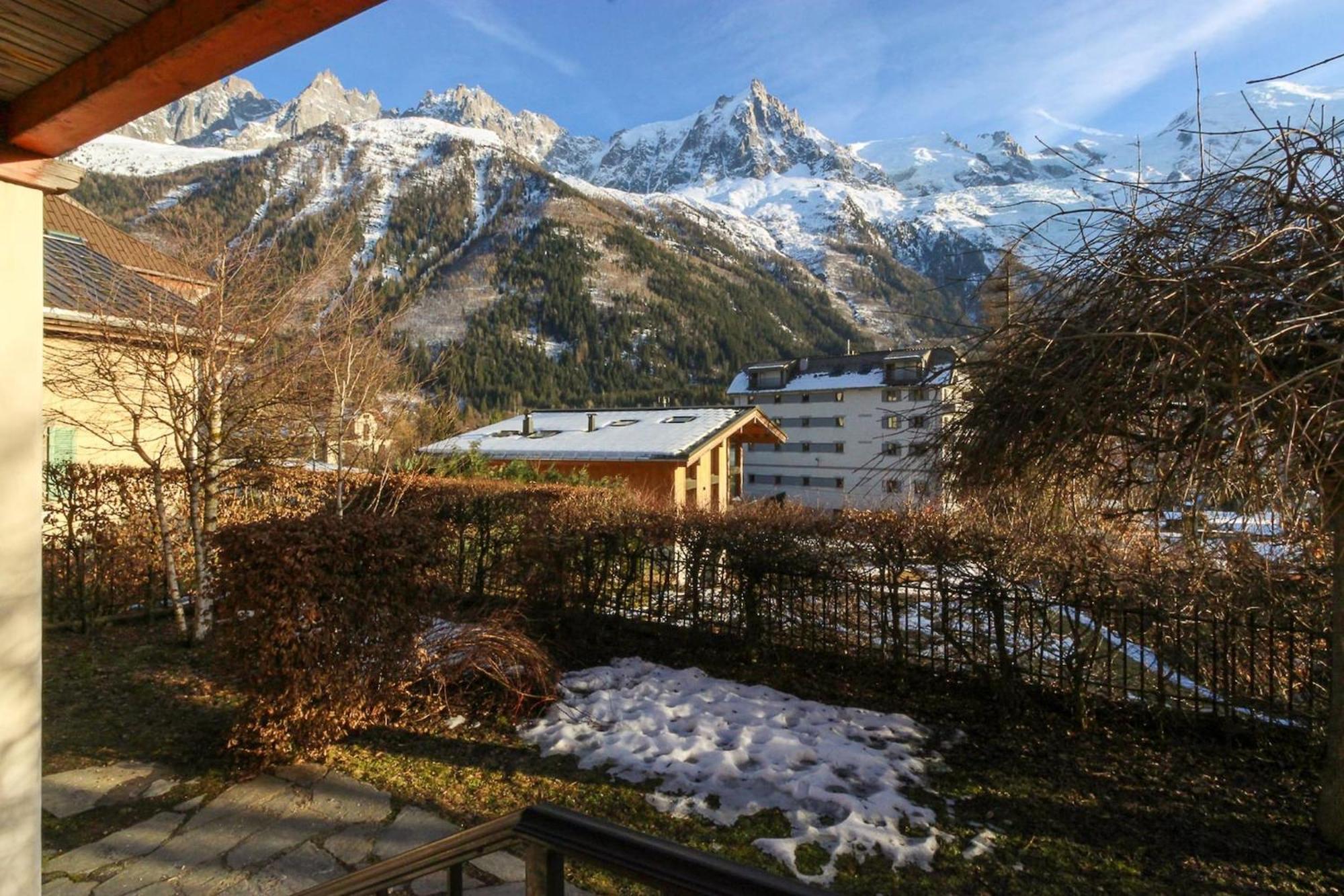 Les Alpins - Centre De Chamonix - Renove Avec Jardin Et Vue Imprenable Sur Le Montblanc Apartman Kültér fotó
