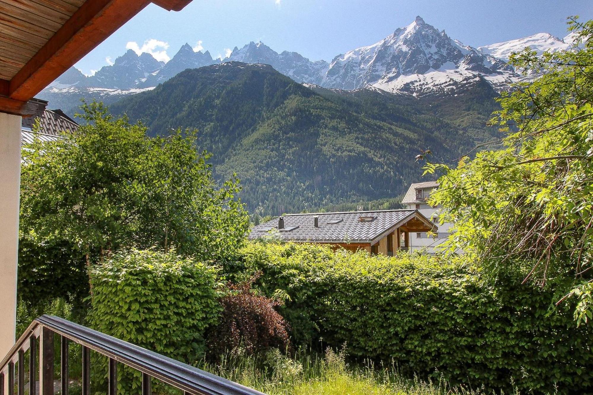 Les Alpins - Centre De Chamonix - Renove Avec Jardin Et Vue Imprenable Sur Le Montblanc Apartman Kültér fotó